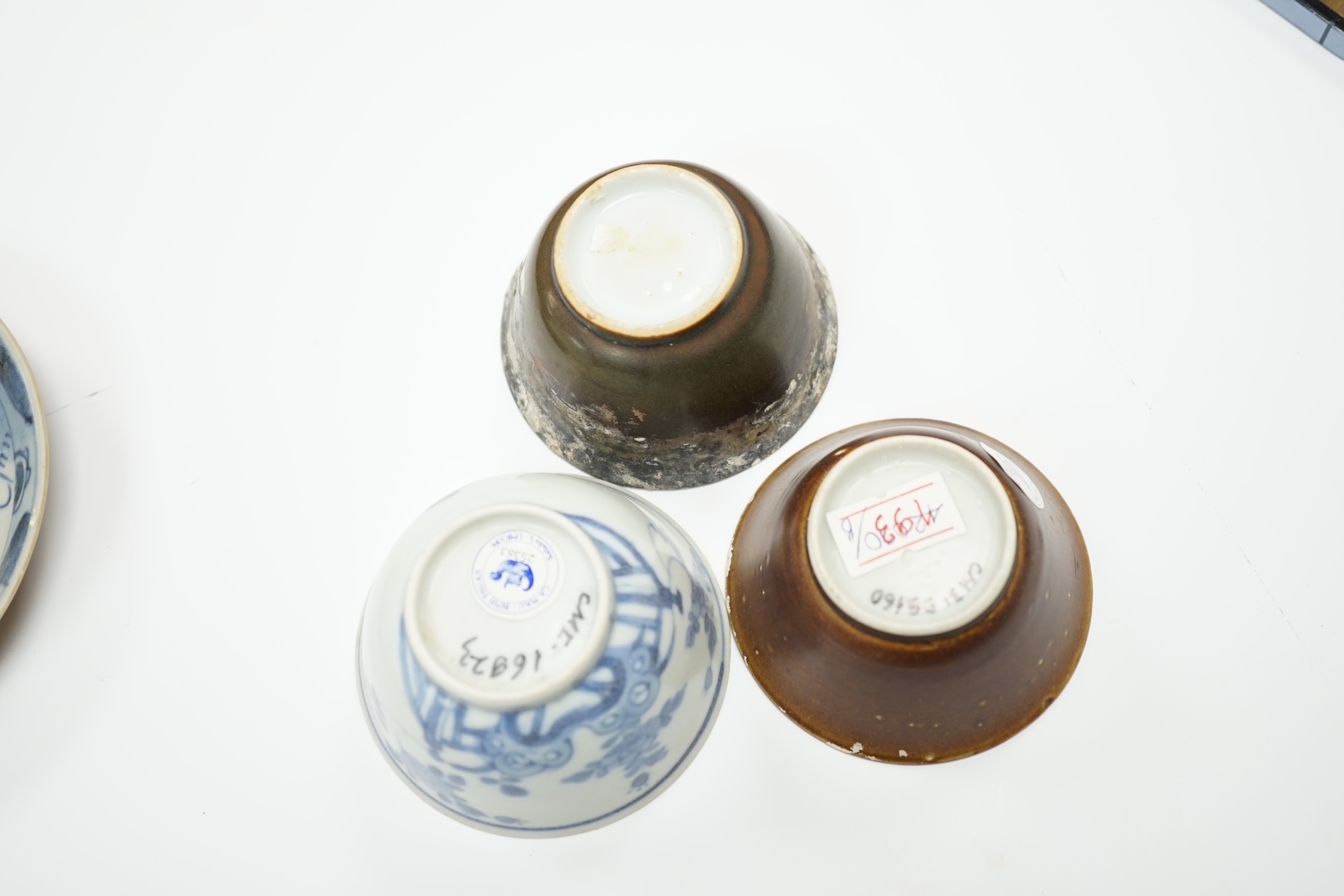 Three Chinese blue and white Ca Mau cargo teabowls and saucers, 18th century, 11.5cm diameter